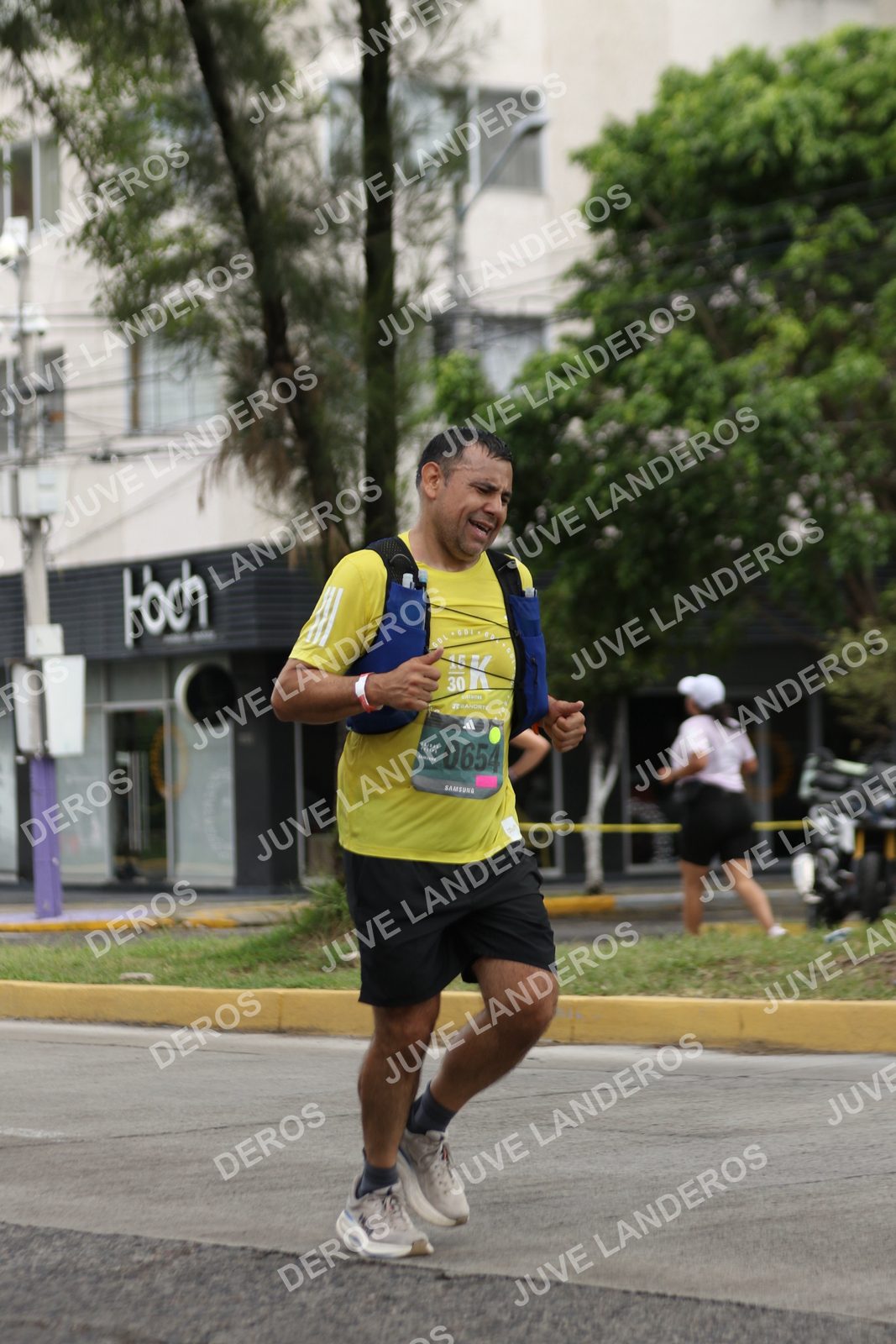 Foto de ADIDAS SPLITS GUADALAJARA 15K / 30K en Av. San Ignacio esquina Av. Ignacio L. Vallarta, Zapopan a las 09:08 · dorsal 654, 30