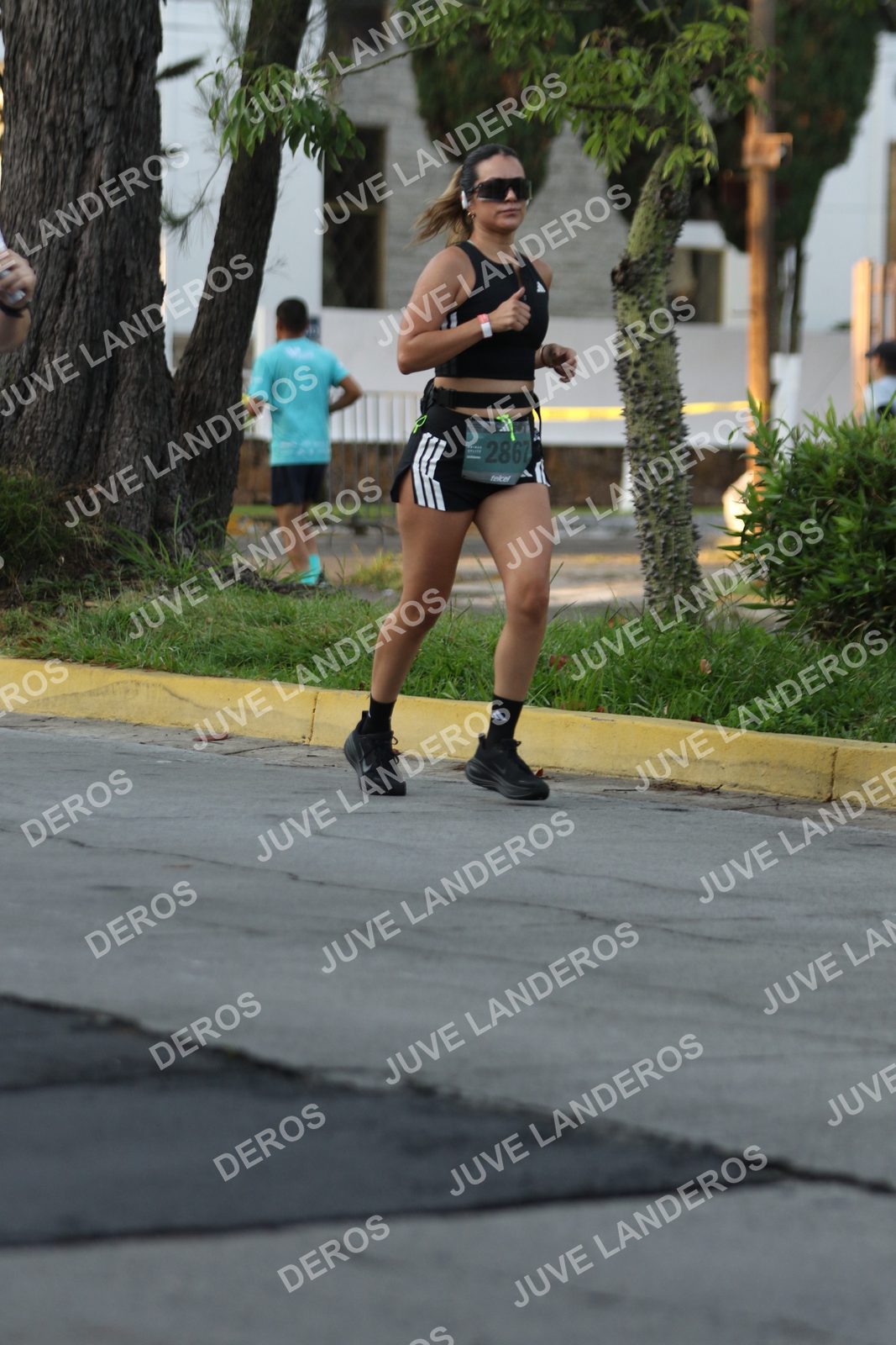 Foto de ADIDAS SPLITS GUADALAJARA 15K / 30K en Av. San Ignacio esquina Av. Ignacio L. Vallarta, Zapopan a las 07:13 · dorsal 2867