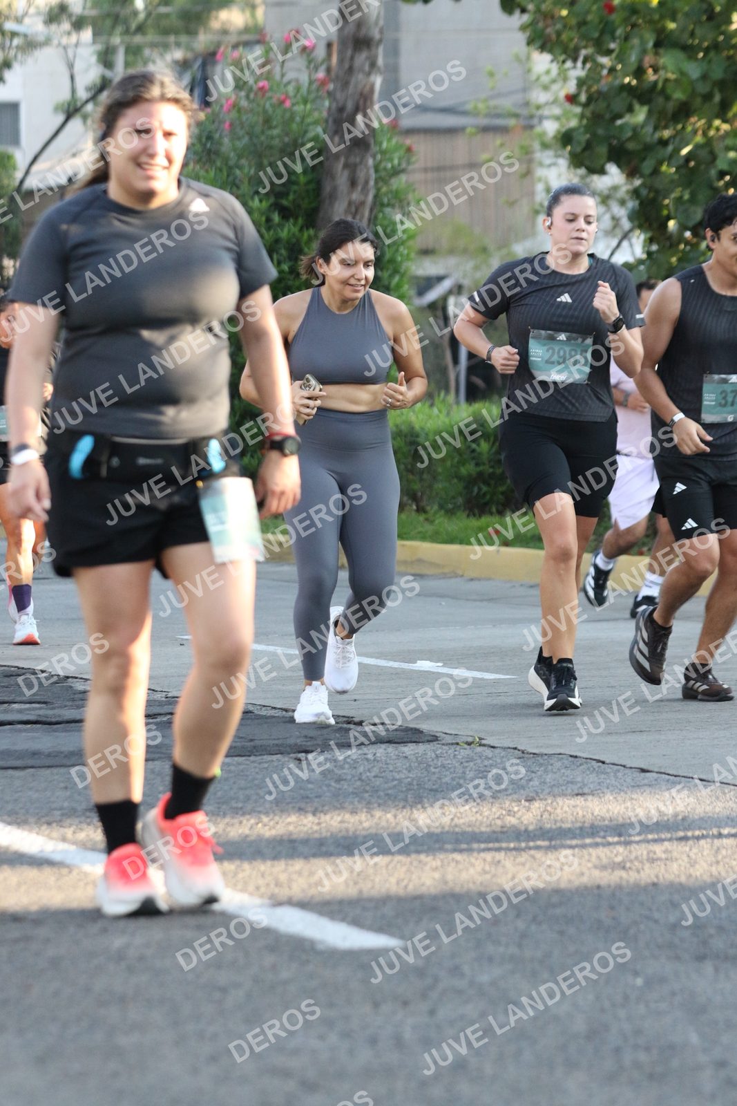 Foto de ADIDAS SPLITS GUADALAJARA 15K / 30K en Av. San Ignacio esquina Av. Ignacio L. Vallarta, Zapopan a las 07:51 · dorsal 37, 2985