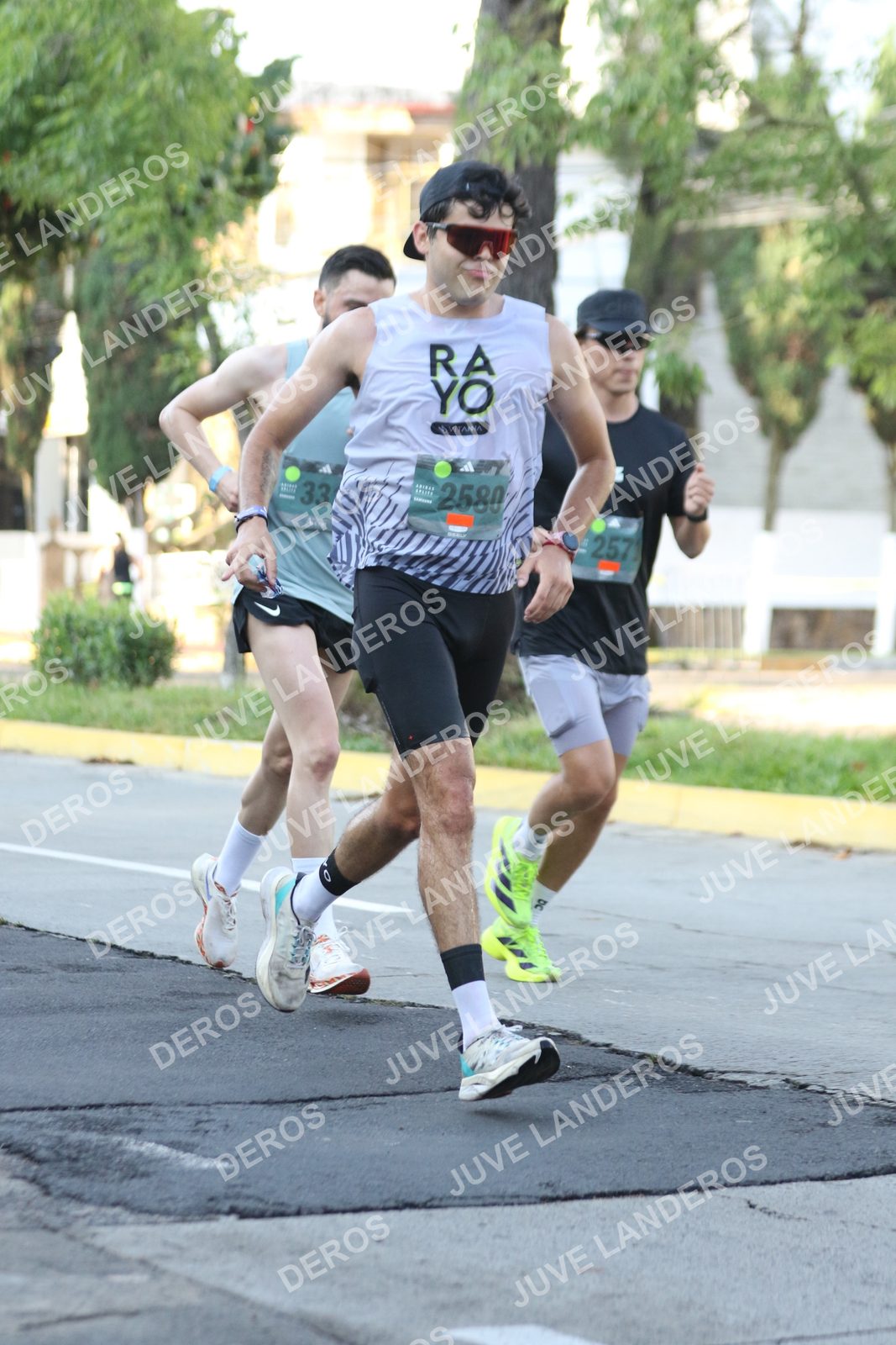 Foto de ADIDAS SPLITS GUADALAJARA 15K / 30K en Av. San Ignacio esquina Av. Ignacio L. Vallarta, Zapopan a las 07:58 · dorsal 2580, 33, 257