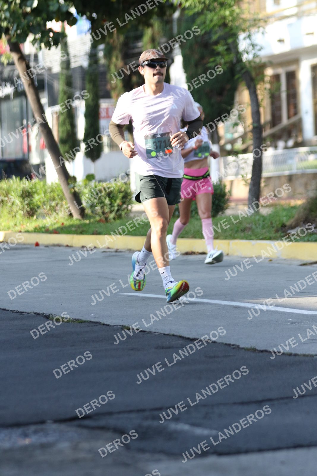 Foto de ADIDAS SPLITS GUADALAJARA 15K / 30K en Av. San Ignacio esquina Av. Ignacio L. Vallarta, Zapopan a las 08:23 · dorsal 3712