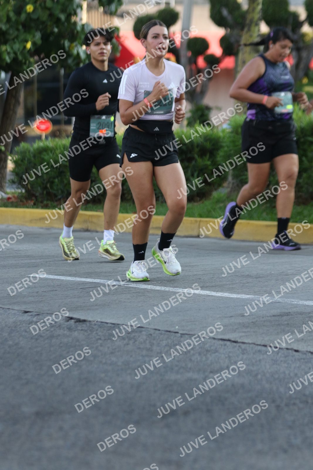 Foto de ADIDAS SPLITS GUADALAJARA 15K / 30K en Av. San Ignacio esquina Av. Ignacio L. Vallarta, Zapopan a las 07:38 · dorsal 2091