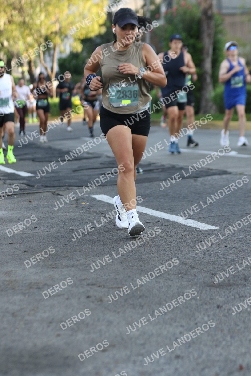 Foto de ADIDAS SPLITS GUADALAJARA 15K / 30K en Av. San Ignacio esquina Av. Ignacio L. Vallarta, Zapopan a las 07:34 · dorsal 2836