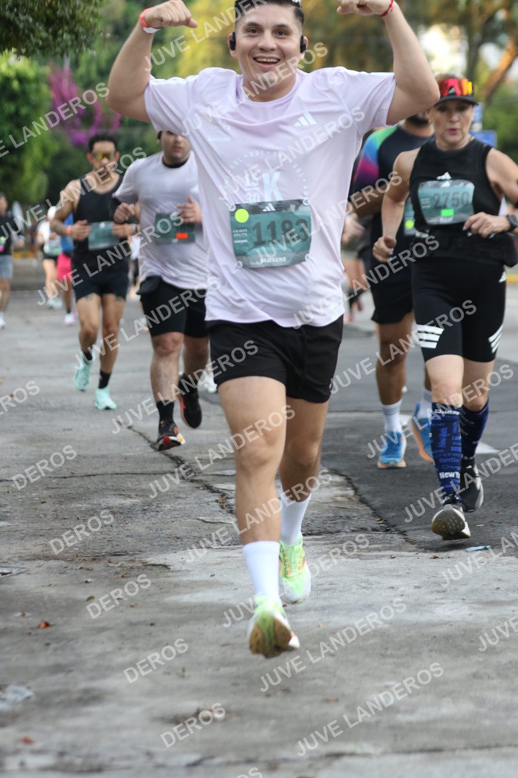 Foto de ADIDAS SPLITS GUADALAJARA 15K / 30K en Av. San Ignacio esquina Av. Ignacio L. Vallarta, Zapopan a las 07:08 · dorsal 1183, 2750, 15, 30