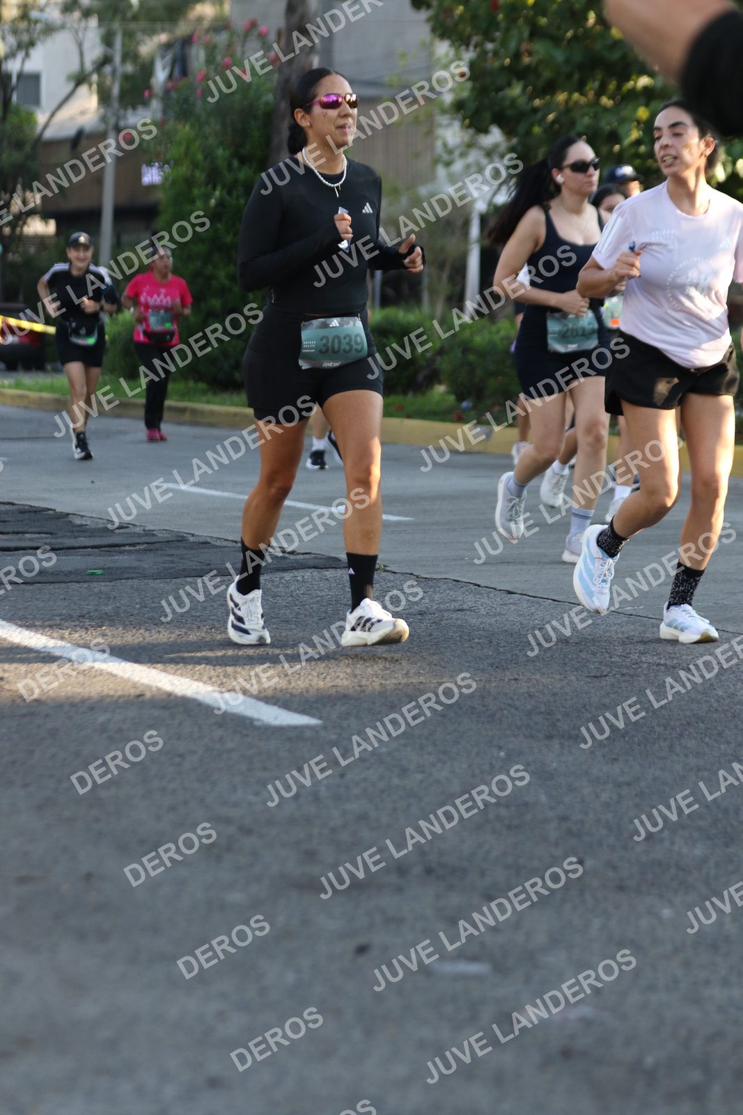 Foto de ADIDAS SPLITS GUADALAJARA 15K / 30K en Av. San Ignacio esquina Av. Ignacio L. Vallarta, Zapopan a las 07:48 · dorsal 3039