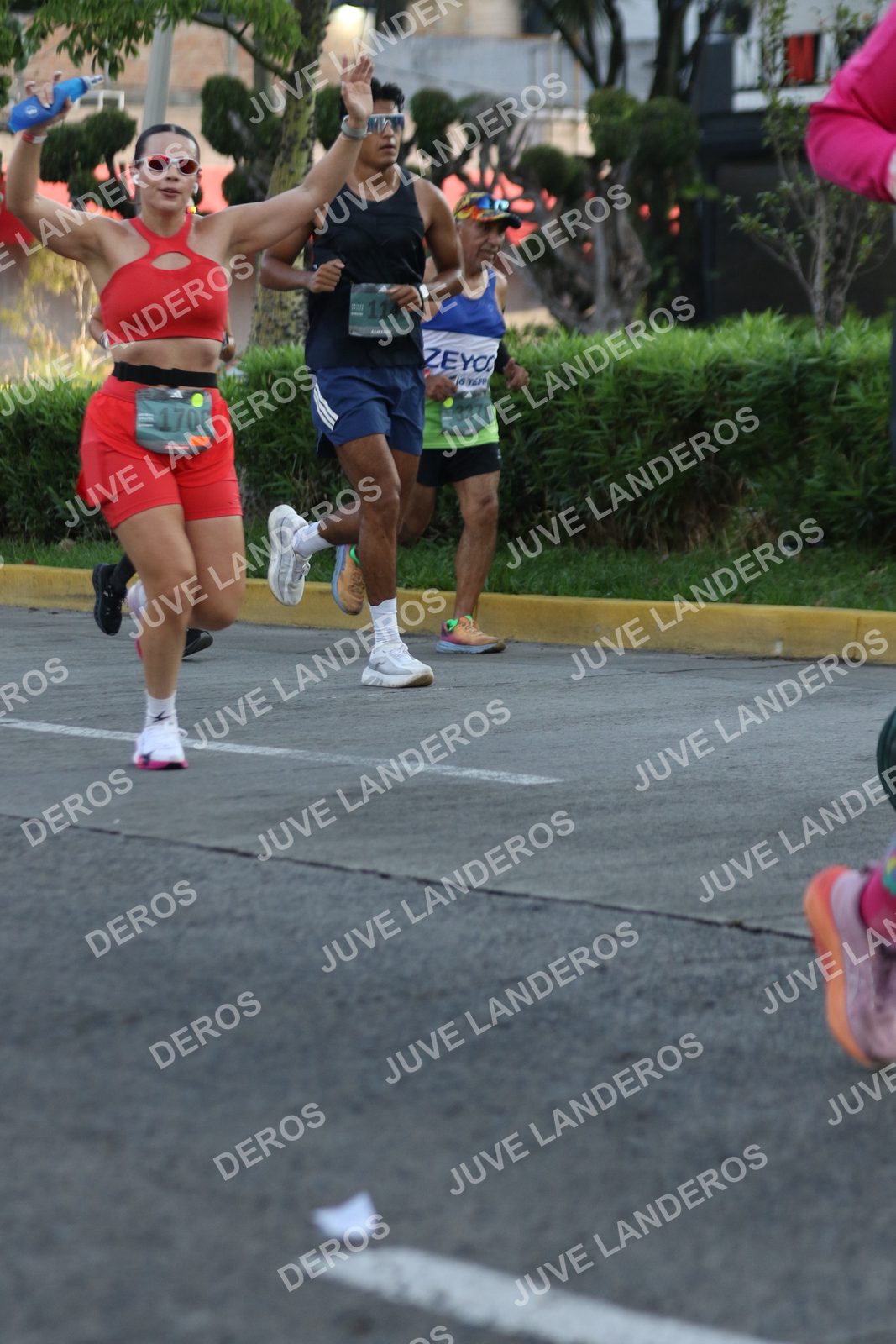 Foto de ADIDAS SPLITS GUADALAJARA 15K / 30K en Av. San Ignacio esquina Av. Ignacio L. Vallarta, Zapopan a las 07:33 · dorsal 1706, 3370