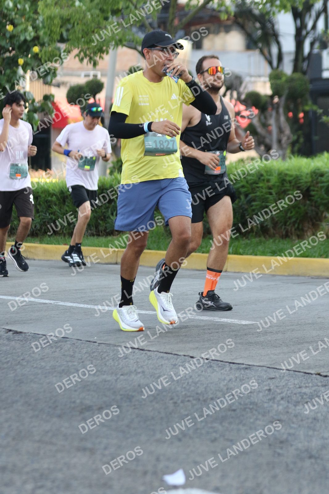 Foto de ADIDAS SPLITS GUADALAJARA 15K / 30K en Av. San Ignacio esquina Av. Ignacio L. Vallarta, Zapopan a las 07:32 · dorsal 1827, 2694