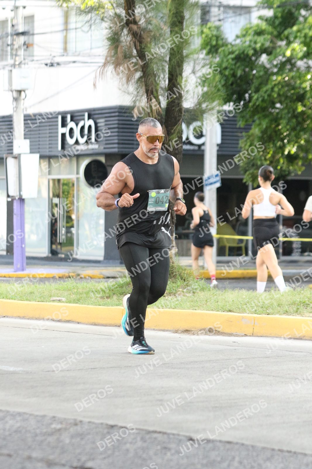 Foto de ADIDAS SPLITS GUADALAJARA 15K / 30K en Av. San Ignacio esquina Av. Ignacio L. Vallarta, Zapopan a las 08:39 · dorsal 42