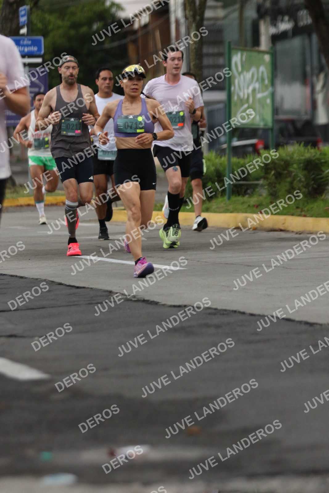 Foto de ADIDAS SPLITS GUADALAJARA 15K / 30K en Av. San Ignacio esquina Av. Ignacio L. Vallarta, Zapopan a las 06:53 · dorsal 719, 217, 215, 748