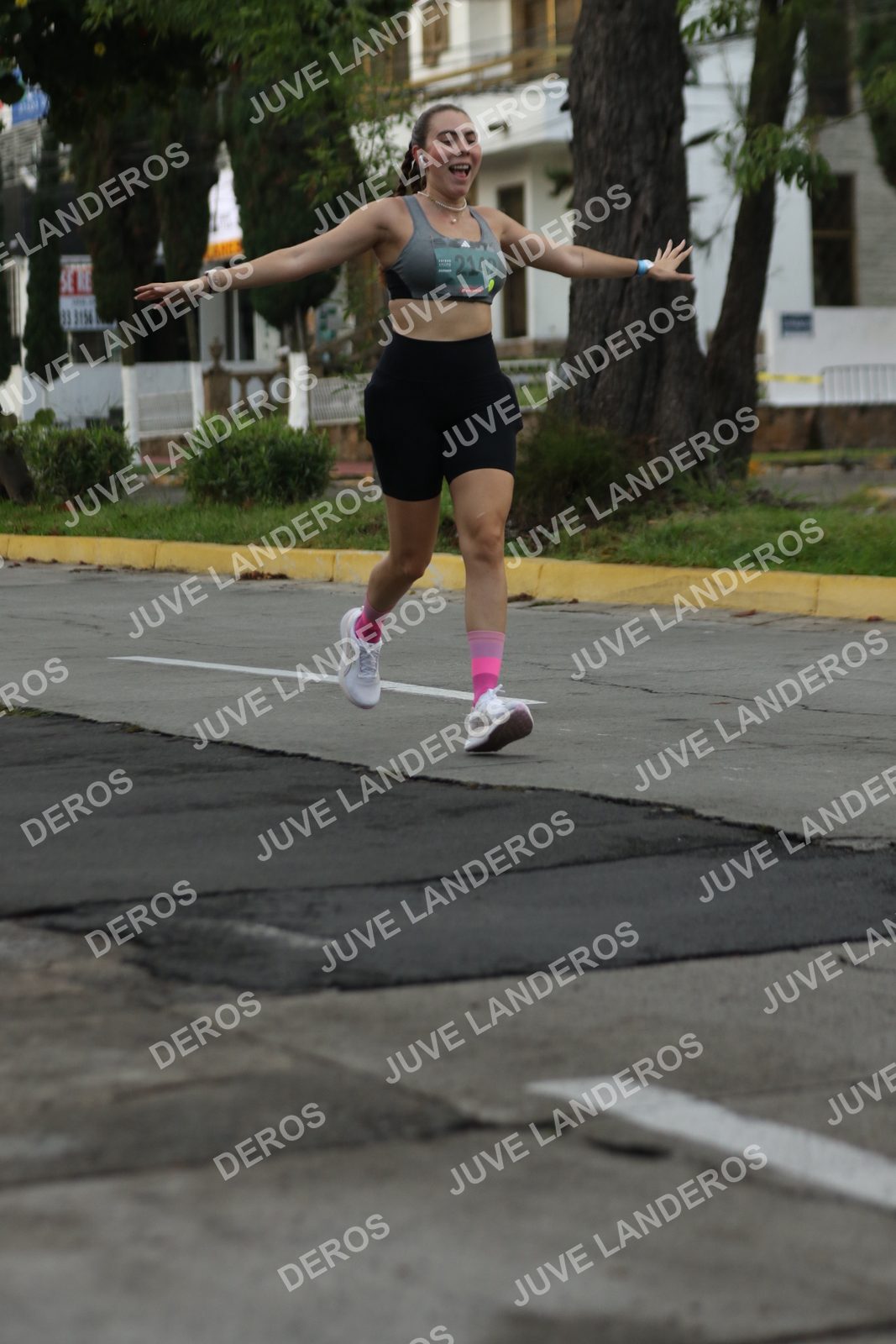Foto de ADIDAS SPLITS GUADALAJARA 15K / 30K en Av. San Ignacio esquina Av. Ignacio L. Vallarta, Zapopan a las 07:00 · dorsal 2142