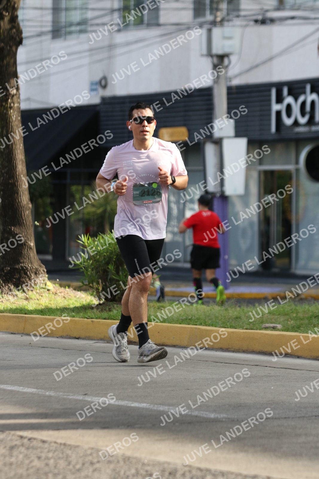 Foto de ADIDAS SPLITS GUADALAJARA 15K / 30K en Av. San Ignacio esquina Av. Ignacio L. Vallarta, Zapopan a las 08:49 · dorsal 2128