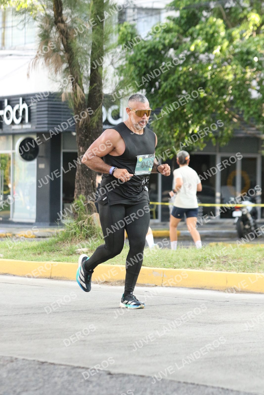 Foto de ADIDAS SPLITS GUADALAJARA 15K / 30K en Av. San Ignacio esquina Av. Ignacio L. Vallarta, Zapopan a las 08:39 · dorsal 424