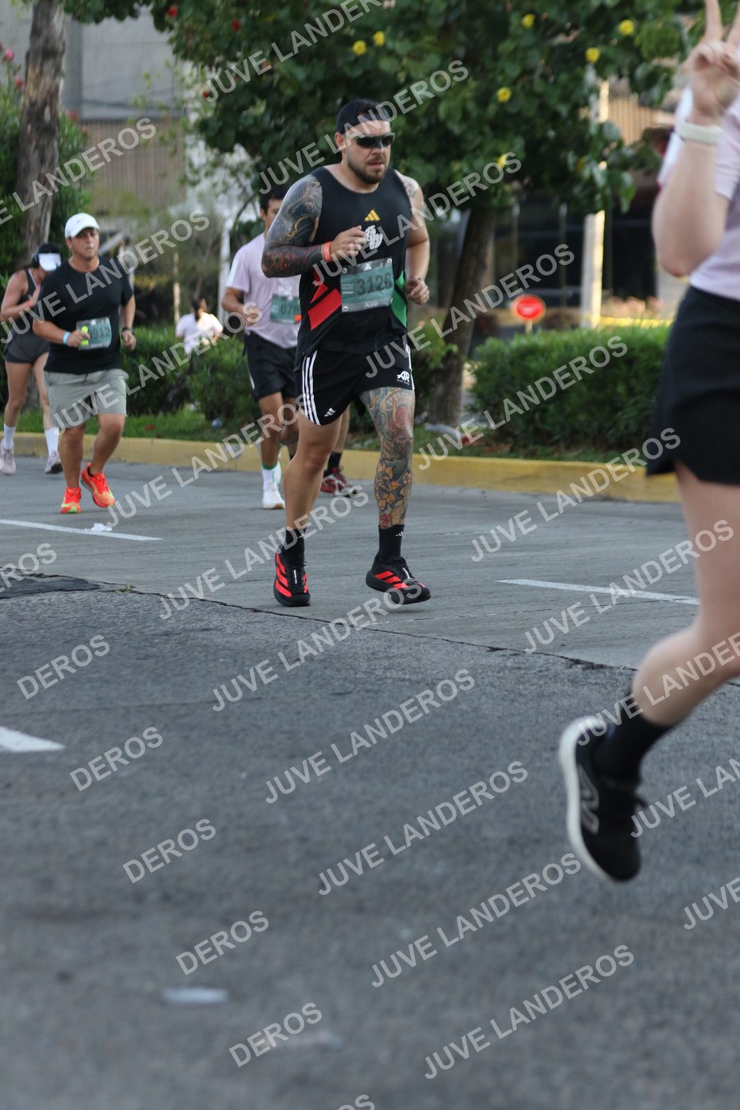 Foto de ADIDAS SPLITS GUADALAJARA 15K / 30K en Av. San Ignacio esquina Av. Ignacio L. Vallarta, Zapopan a las 07:33 · dorsal 3126, 76
