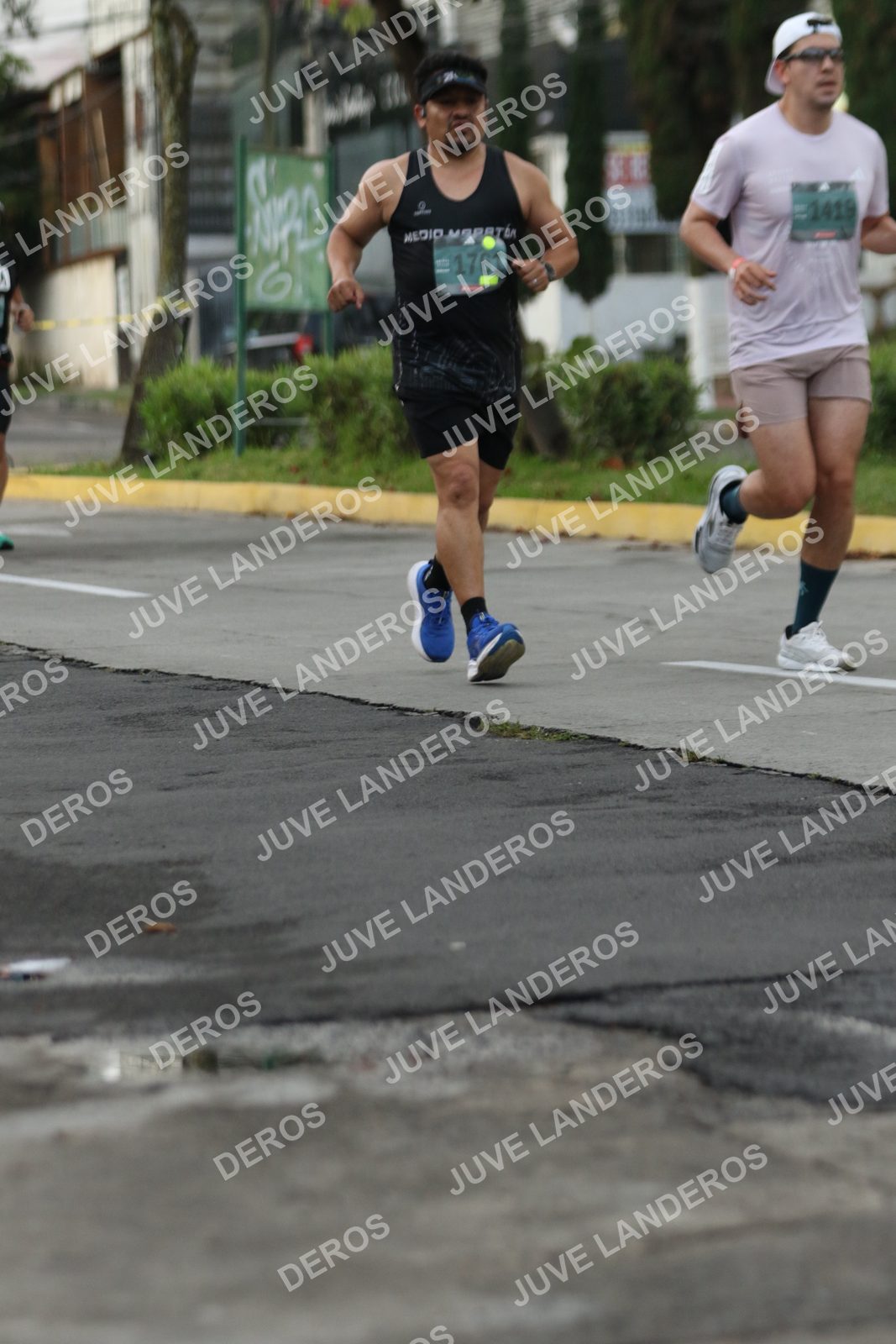 Foto de ADIDAS SPLITS GUADALAJARA 15K / 30K en Av. San Ignacio esquina Av. Ignacio L. Vallarta, Zapopan a las 07:01 · dorsal 1761