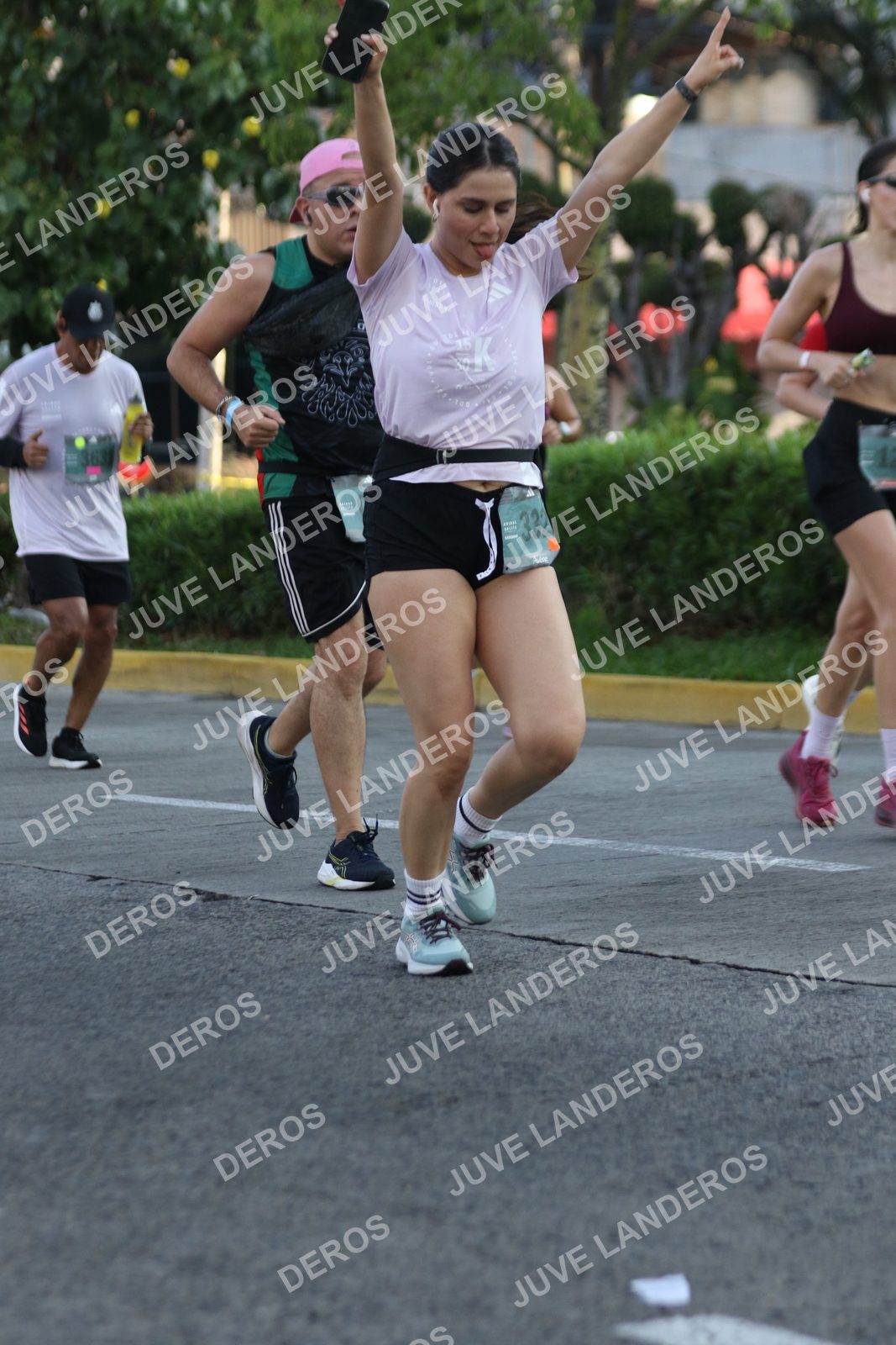 Foto de ADIDAS SPLITS GUADALAJARA 15K / 30K en Av. San Ignacio esquina Av. Ignacio L. Vallarta, Zapopan a las 07:36 · dorsal 332