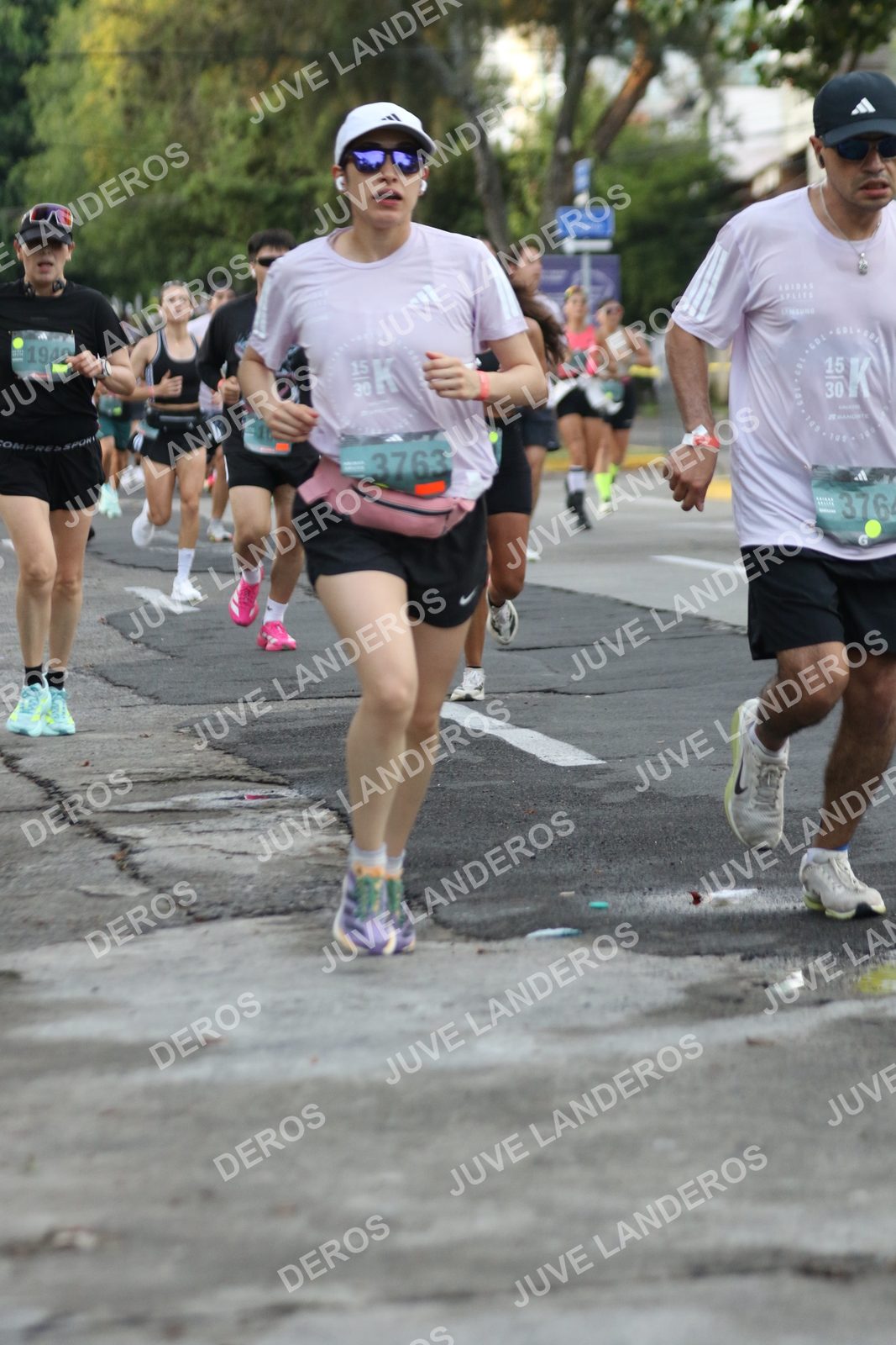 Foto de ADIDAS SPLITS GUADALAJARA 15K / 30K en Av. San Ignacio esquina Av. Ignacio L. Vallarta, Zapopan a las 07:06 · dorsal 3763, 15, 30, 1949