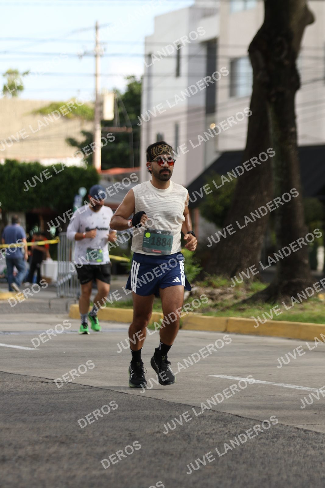 Foto de ADIDAS SPLITS GUADALAJARA 15K / 30K en Av. San Ignacio esquina Av. Ignacio L. Vallarta, Zapopan a las 09:11 · dorsal 1884