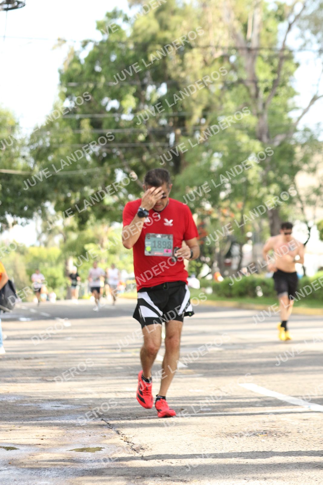 Foto de ADIDAS SPLITS GUADALAJARA 15K / 30K en Av. San Ignacio esquina Av. Ignacio L. Vallarta, Zapopan a las 08:56 · dorsal 1898