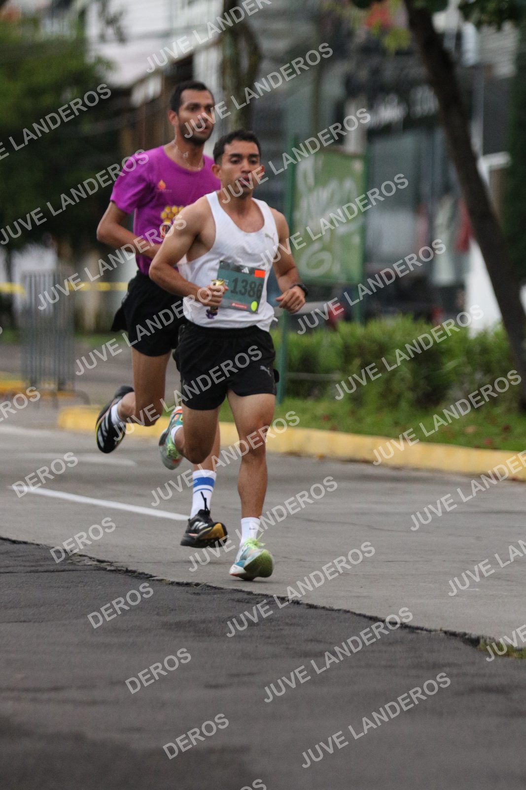 Foto de ADIDAS SPLITS GUADALAJARA 15K / 30K en Av. San Ignacio esquina Av. Ignacio L. Vallarta, Zapopan a las 06:46 · dorsal 1386