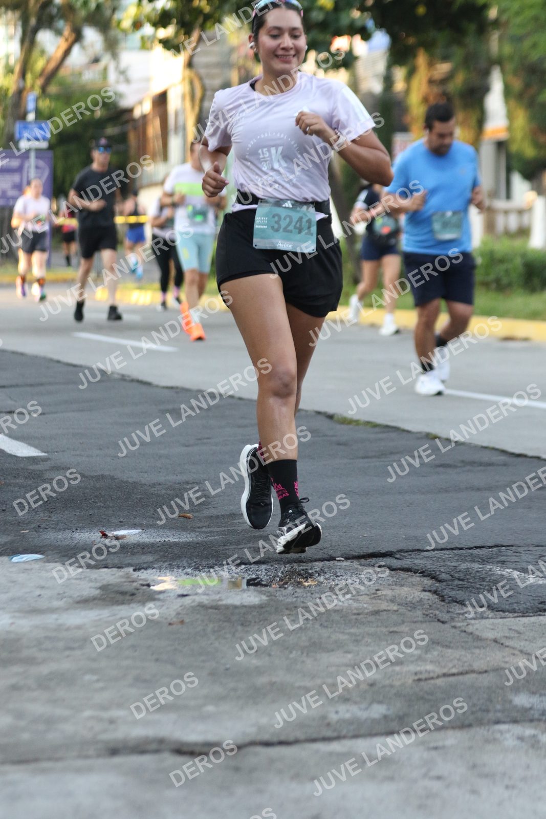 Foto de ADIDAS SPLITS GUADALAJARA 15K / 30K en Av. San Ignacio esquina Av. Ignacio L. Vallarta, Zapopan a las 07:14 · dorsal 3241