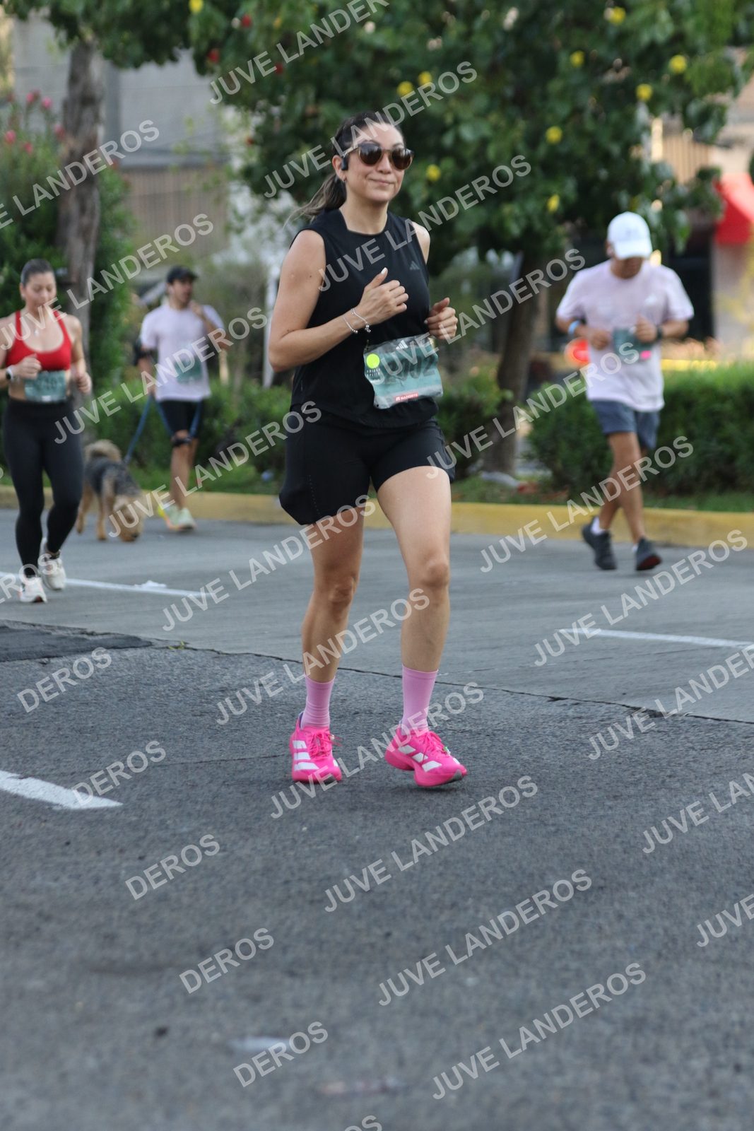 Foto de ADIDAS SPLITS GUADALAJARA 15K / 30K en Av. San Ignacio esquina Av. Ignacio L. Vallarta, Zapopan a las 07:36 · dorsal 2002