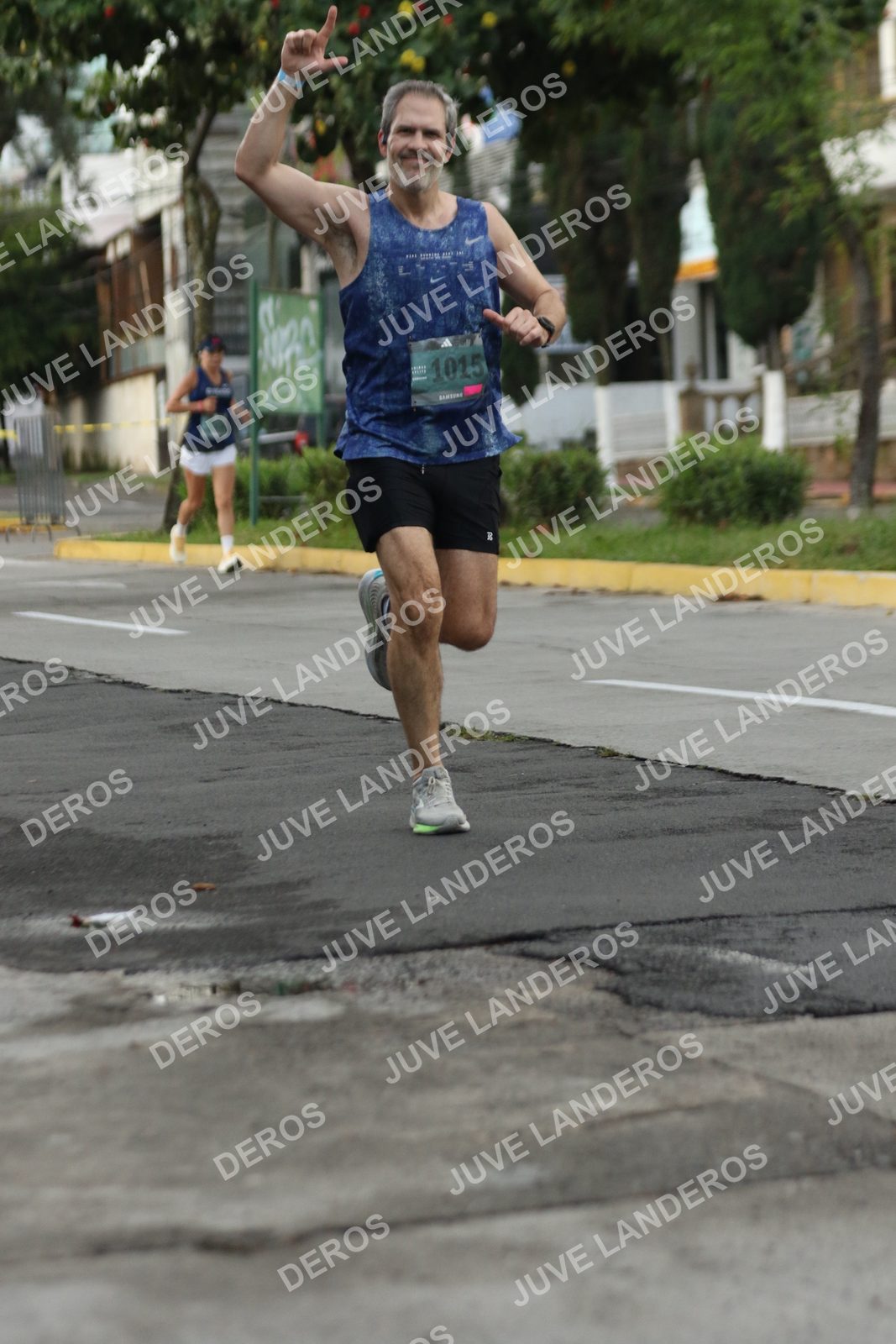 Foto de ADIDAS SPLITS GUADALAJARA 15K / 30K en Av. San Ignacio esquina Av. Ignacio L. Vallarta, Zapopan a las 06:59 · dorsal 1015