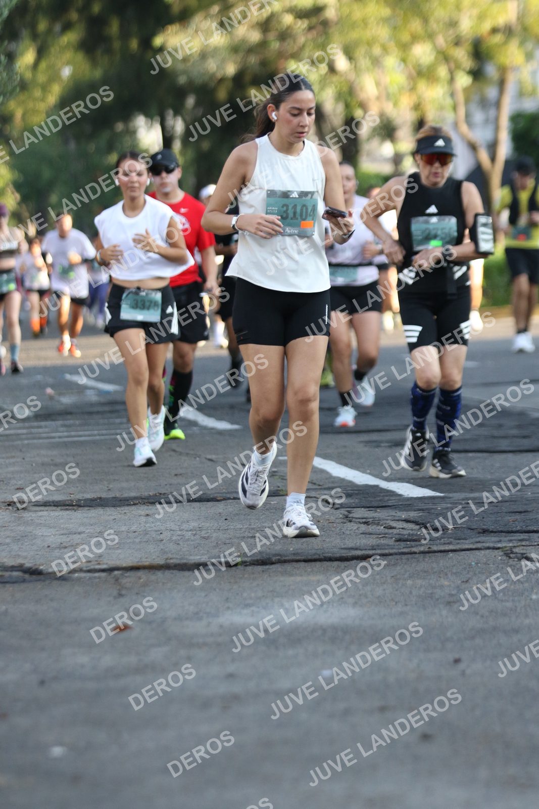 Foto de ADIDAS SPLITS GUADALAJARA 15K / 30K en Av. San Ignacio esquina Av. Ignacio L. Vallarta, Zapopan a las 07:39 · dorsal 3104