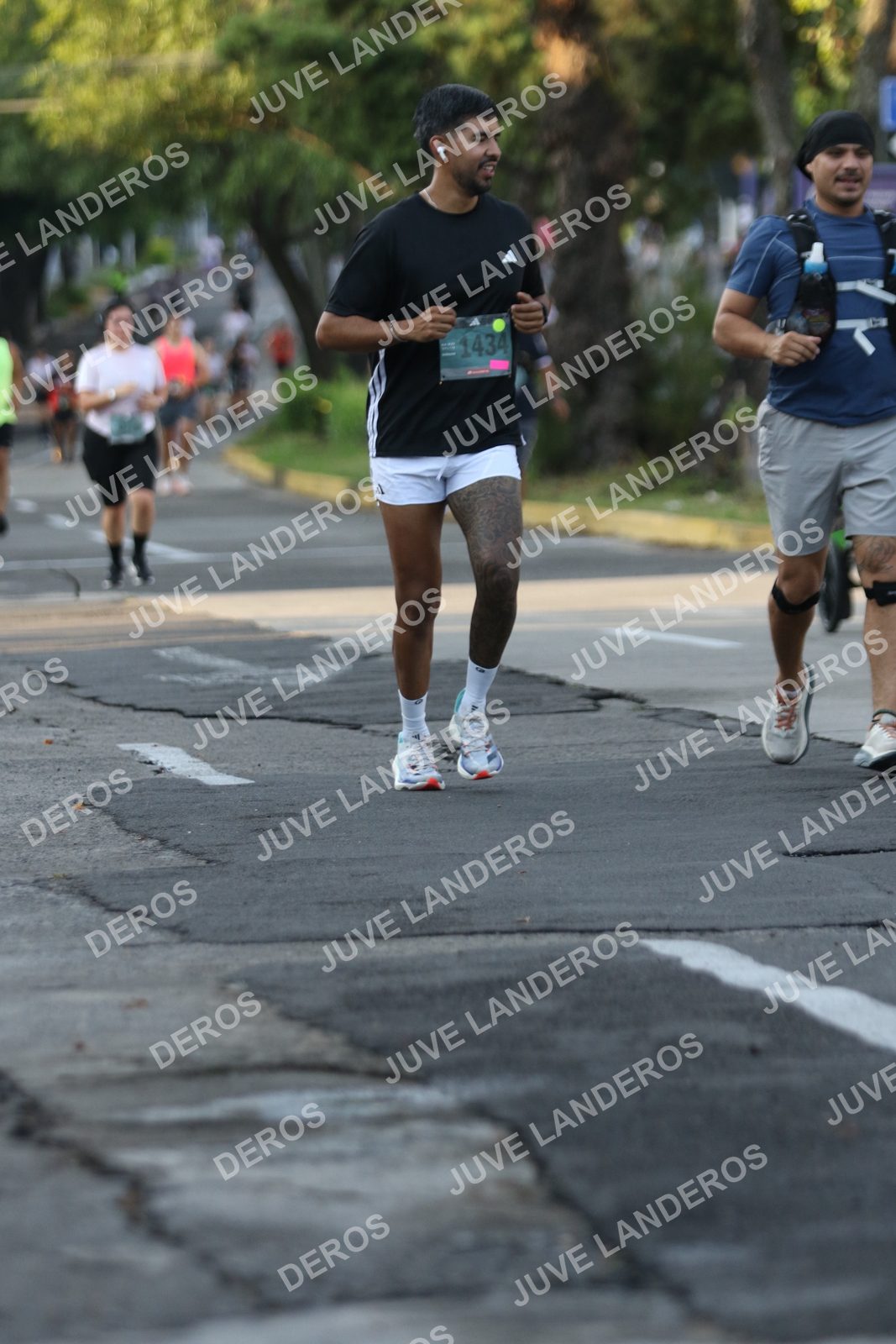 Foto de ADIDAS SPLITS GUADALAJARA 15K / 30K en Av. San Ignacio esquina Av. Ignacio L. Vallarta, Zapopan a las 07:22 · dorsal 1434