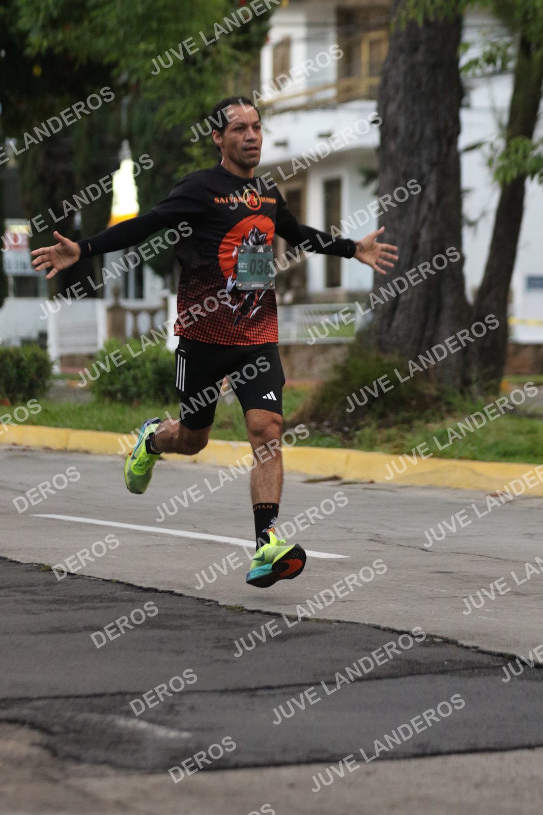 Foto de ADIDAS SPLITS GUADALAJARA 15K / 30K en Av. San Ignacio esquina Av. Ignacio L. Vallarta, Zapopan a las 06:46 · dorsal 36