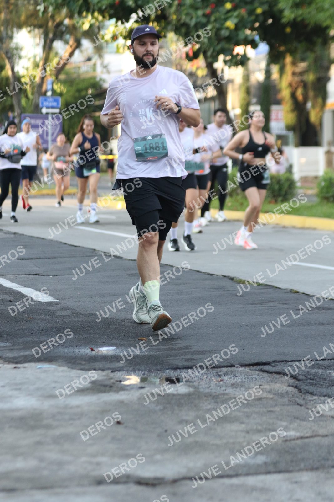 Foto de ADIDAS SPLITS GUADALAJARA 15K / 30K en Av. San Ignacio esquina Av. Ignacio L. Vallarta, Zapopan a las 07:18 · dorsal 1881, 15