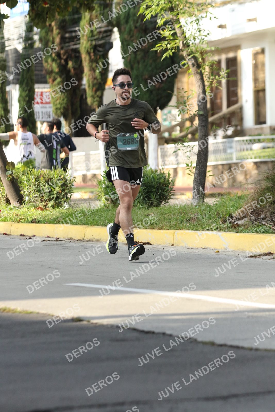 Foto de ADIDAS SPLITS GUADALAJARA 15K / 30K en Av. San Ignacio esquina Av. Ignacio L. Vallarta, Zapopan a las 08:32 · dorsal 2683