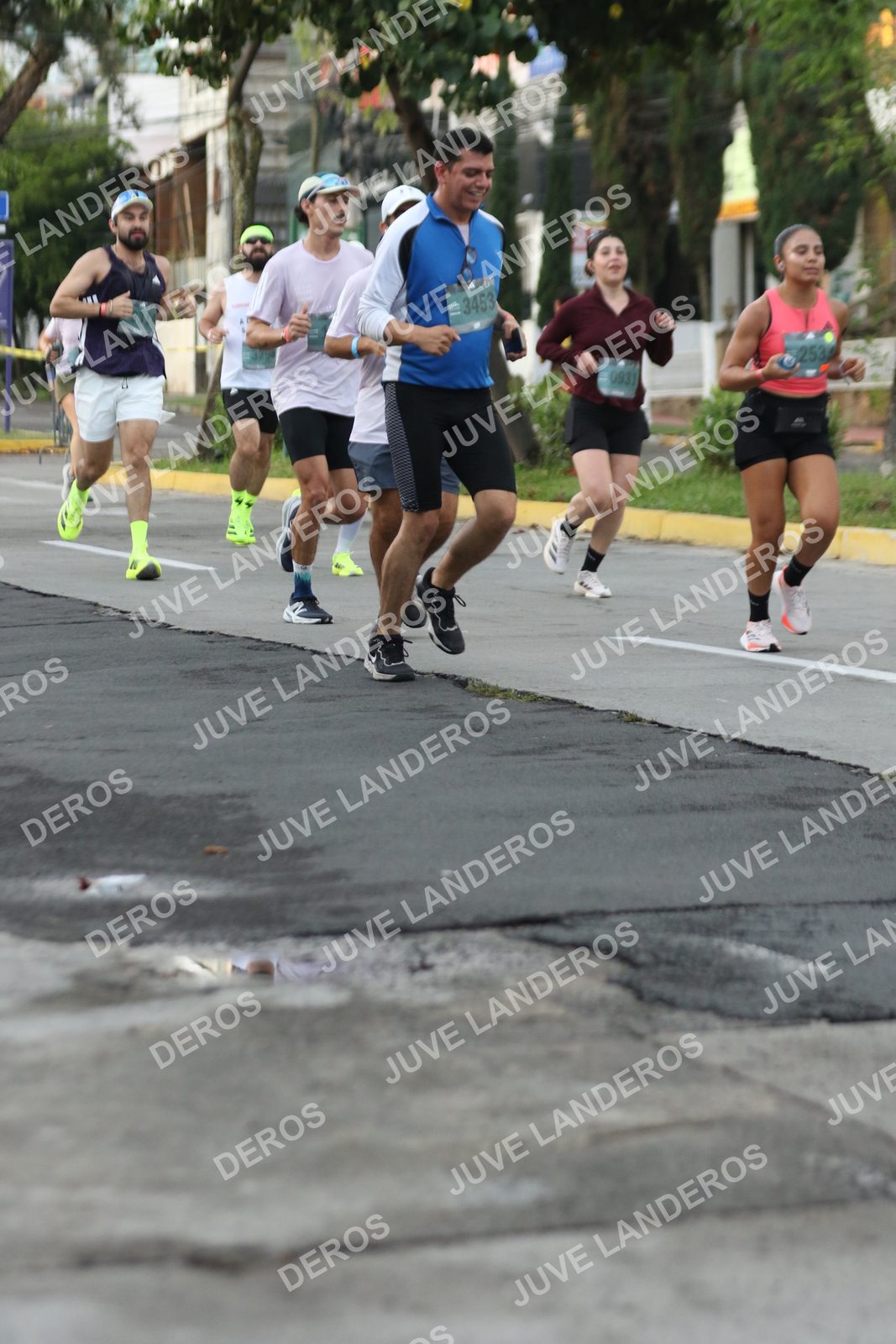 Foto de ADIDAS SPLITS GUADALAJARA 15K / 30K en Av. San Ignacio esquina Av. Ignacio L. Vallarta, Zapopan a las 07:04 · dorsal 3453, 253, 931