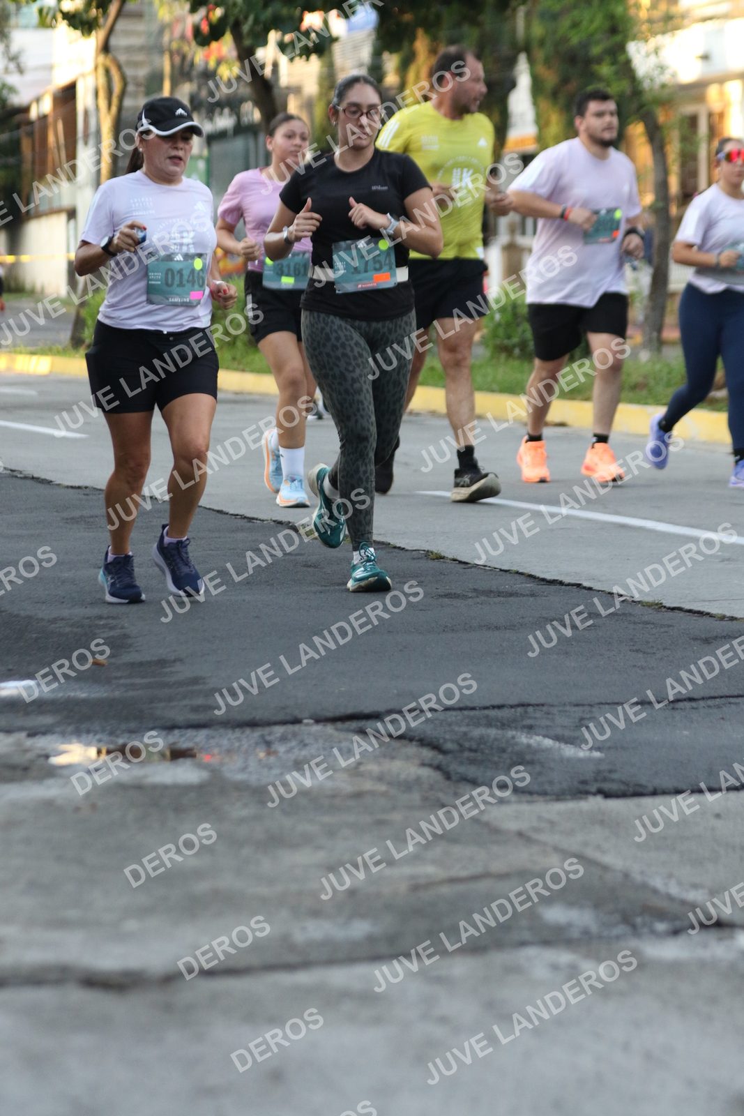 Foto de ADIDAS SPLITS GUADALAJARA 15K / 30K en Av. San Ignacio esquina Av. Ignacio L. Vallarta, Zapopan a las 07:14 · dorsal 146, 1754, 3161