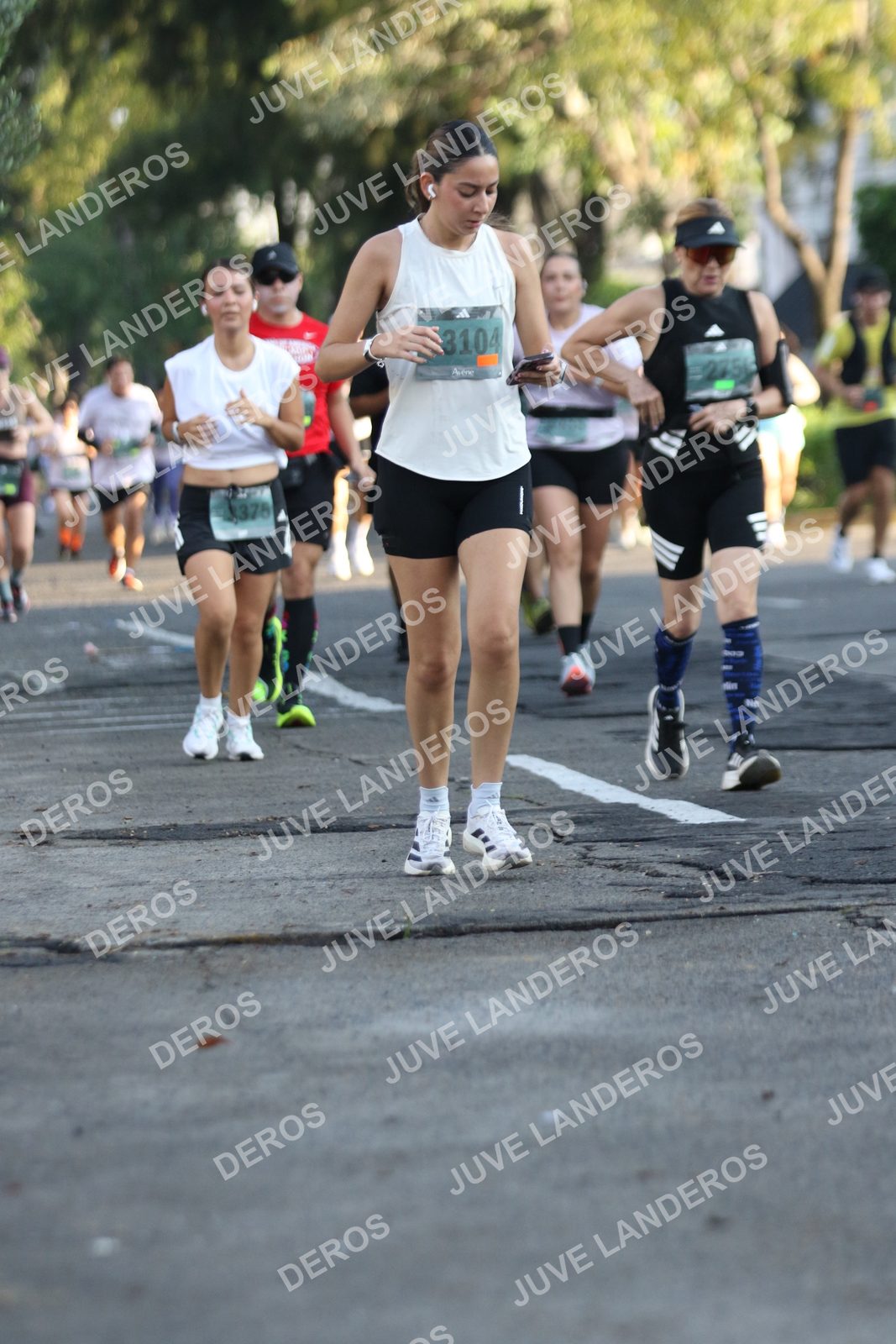 Foto de ADIDAS SPLITS GUADALAJARA 15K / 30K en Av. San Ignacio esquina Av. Ignacio L. Vallarta, Zapopan a las 07:39 · dorsal 3104, 378