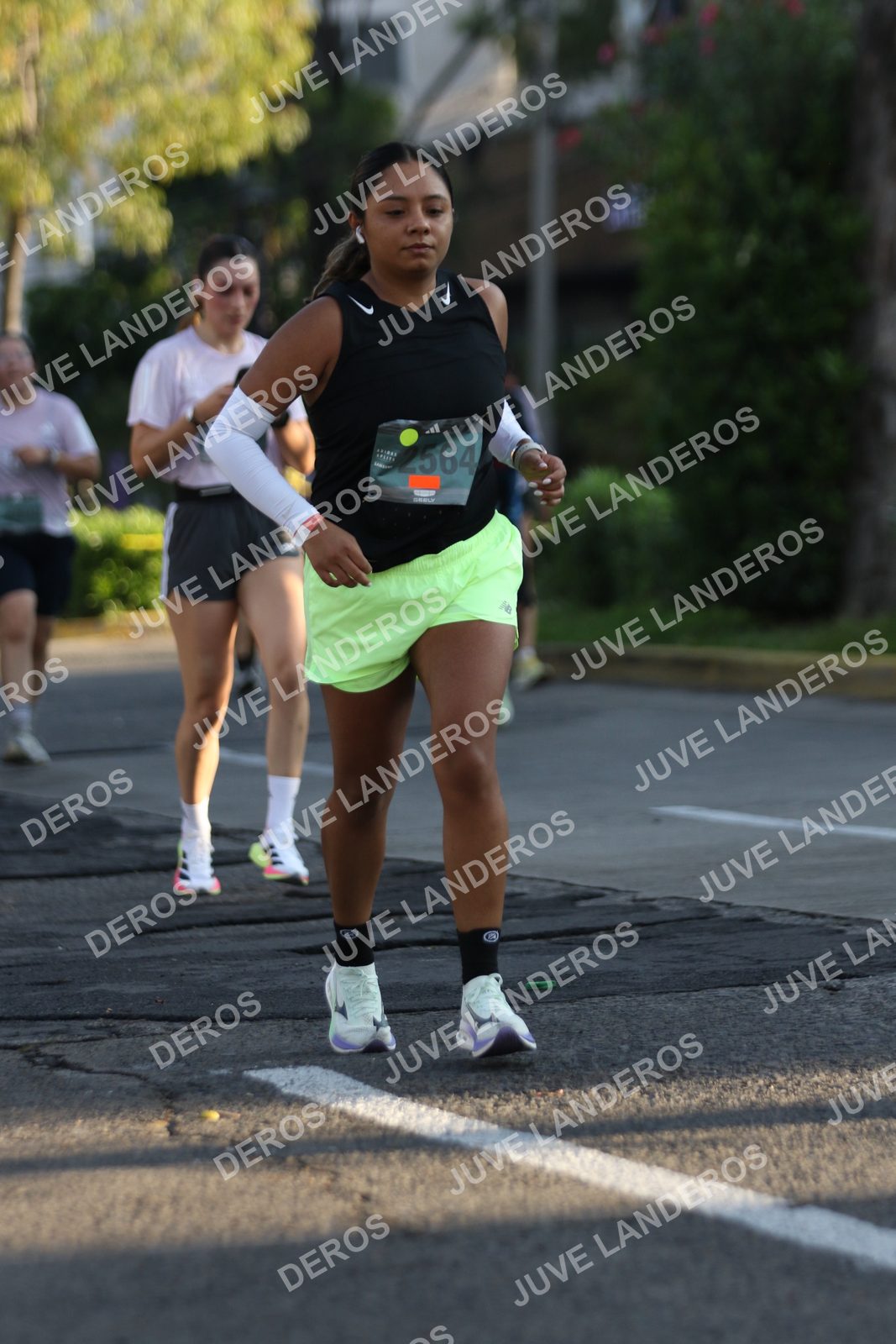 Foto de ADIDAS SPLITS GUADALAJARA 15K / 30K en Av. San Ignacio esquina Av. Ignacio L. Vallarta, Zapopan a las 07:50 · dorsal 2564