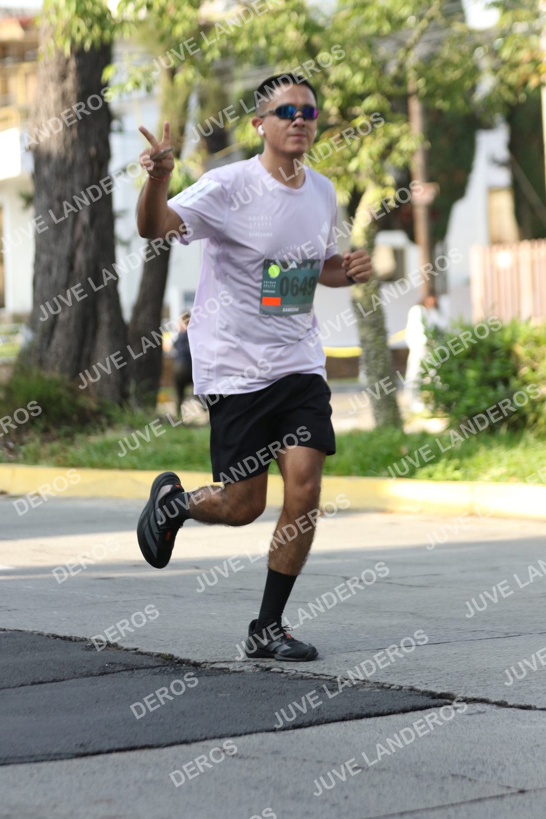 Foto de ADIDAS SPLITS GUADALAJARA 15K / 30K en Av. San Ignacio esquina Av. Ignacio L. Vallarta, Zapopan a las 08:27 · dorsal 649