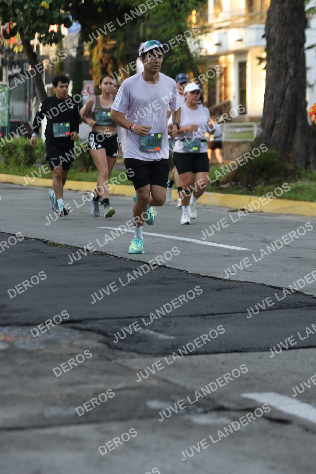 Foto de ADIDAS SPLITS GUADALAJARA 15K / 30K en Av. San Ignacio esquina Av. Ignacio L. Vallarta, Zapopan a las 07:13 · dorsal 1201, 1123