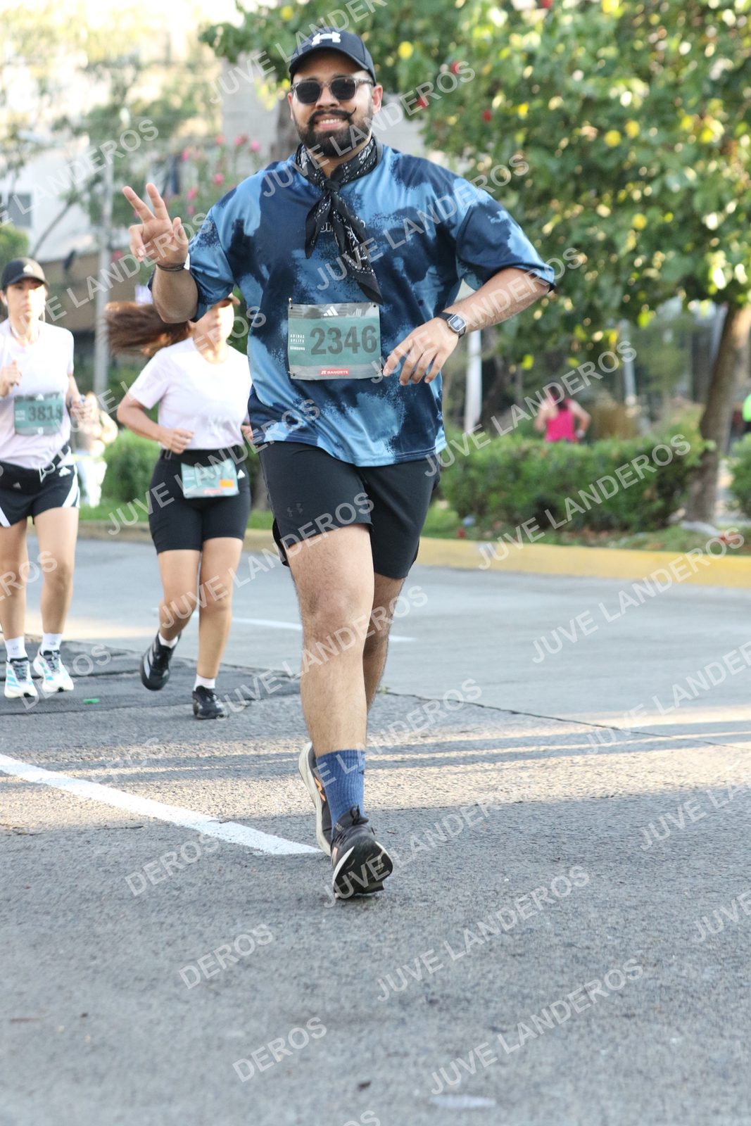 Foto de ADIDAS SPLITS GUADALAJARA 15K / 30K en Av. San Ignacio esquina Av. Ignacio L. Vallarta, Zapopan a las 07:55 · dorsal 2346, 3818