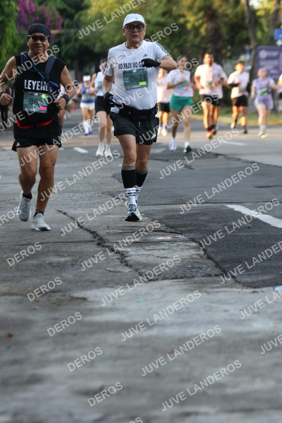 Foto de ADIDAS SPLITS GUADALAJARA 15K / 30K en Av. San Ignacio esquina Av. Ignacio L. Vallarta, Zapopan a las 07:14 · dorsal 620, 621