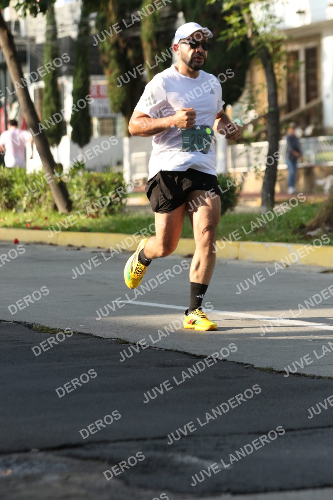 Foto de ADIDAS SPLITS GUADALAJARA 15K / 30K en Av. San Ignacio esquina Av. Ignacio L. Vallarta, Zapopan a las 08:28 · dorsal 2664