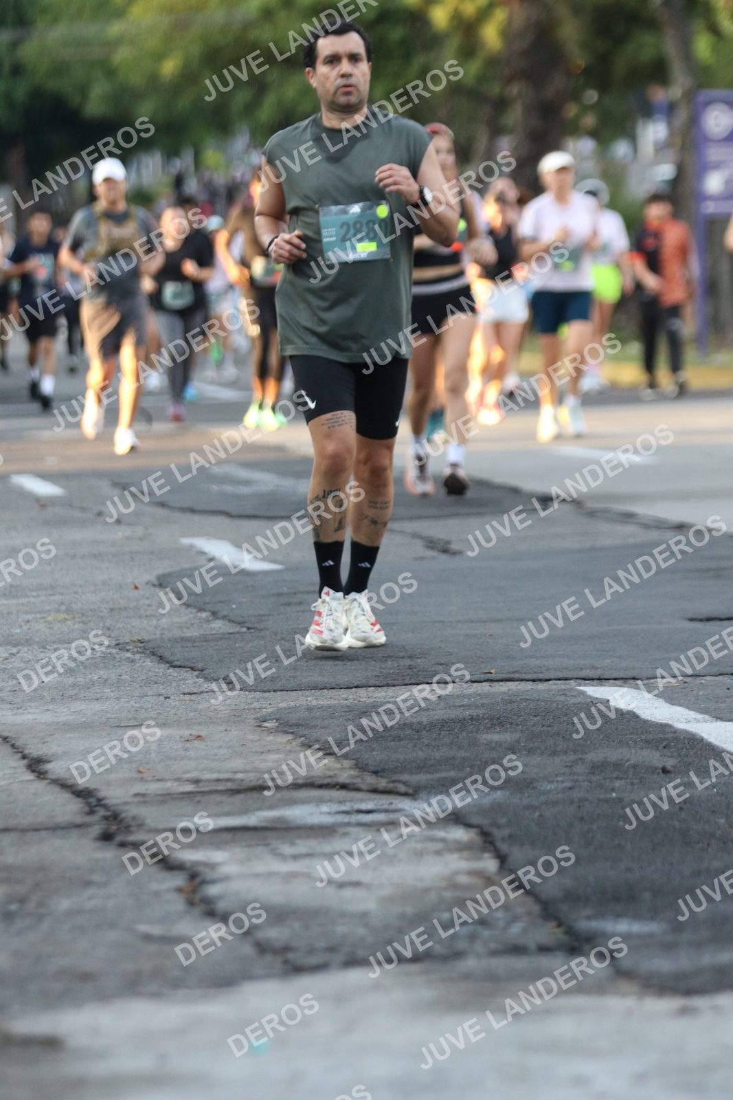 Foto de ADIDAS SPLITS GUADALAJARA 15K / 30K en Av. San Ignacio esquina Av. Ignacio L. Vallarta, Zapopan a las 07:15 · dorsal 2880, 1981