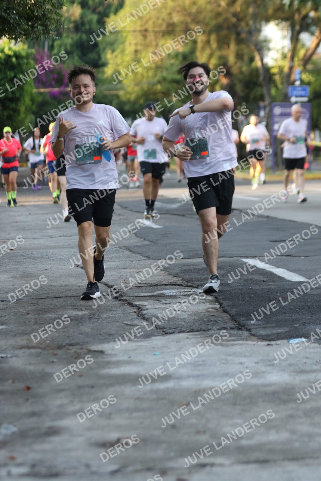 Foto de ADIDAS SPLITS GUADALAJARA 15K / 30K en Av. San Ignacio esquina Av. Ignacio L. Vallarta, Zapopan a las 07:18 · dorsal 936, 3768