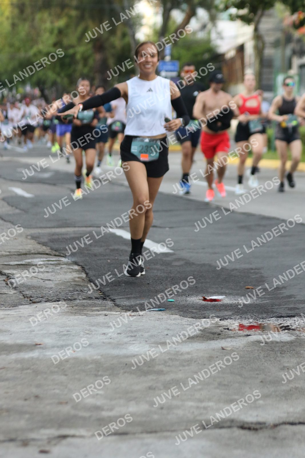 Foto de ADIDAS SPLITS GUADALAJARA 15K / 30K en Av. San Ignacio esquina Av. Ignacio L. Vallarta, Zapopan a las 07:05 · dorsal 2334