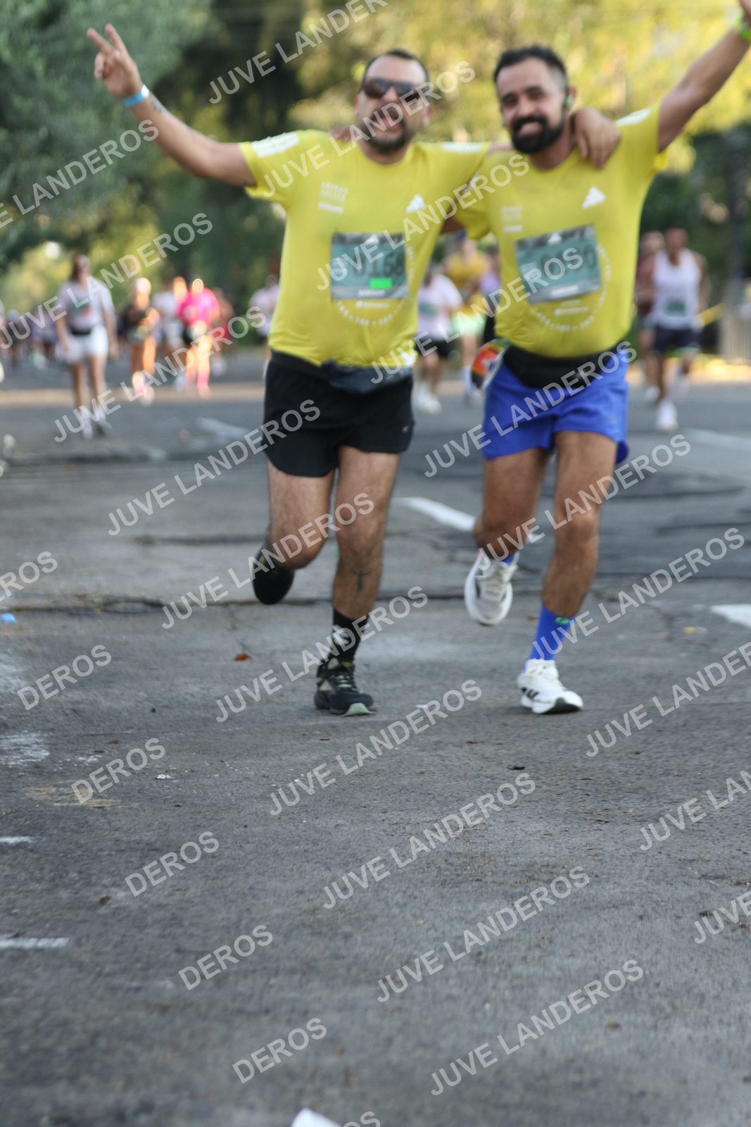 Foto de ADIDAS SPLITS GUADALAJARA 15K / 30K en Av. San Ignacio esquina Av. Ignacio L. Vallarta, Zapopan a las 07:32 · dorsal 160, 158
