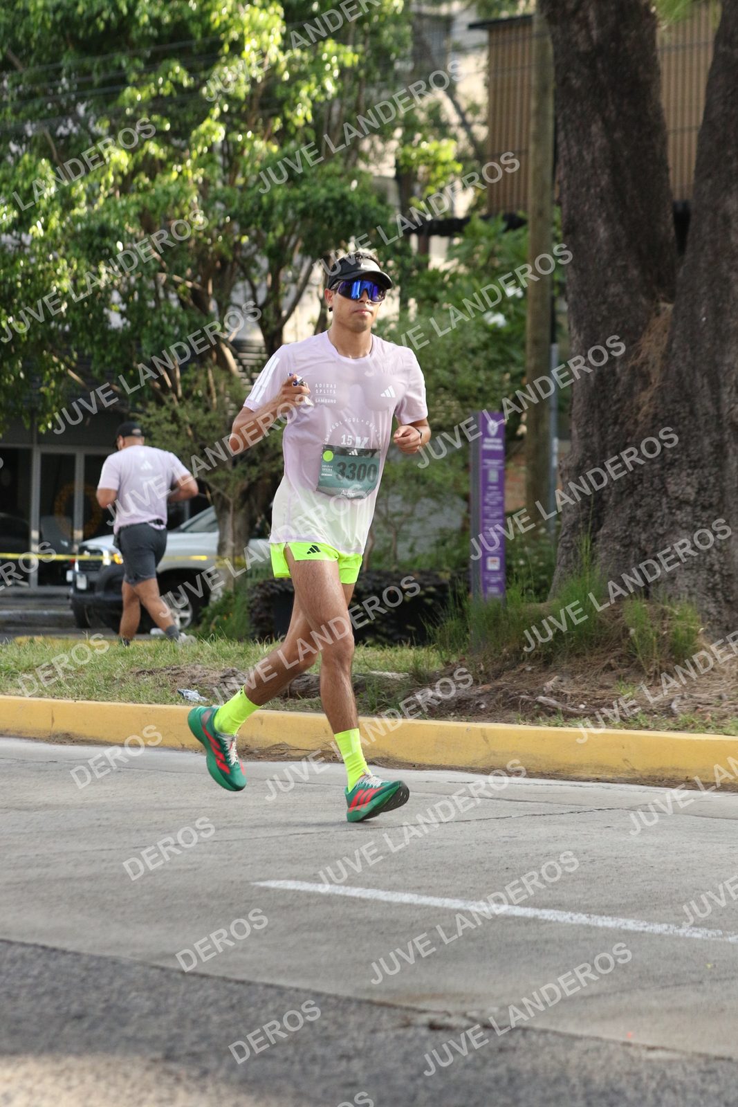Foto de ADIDAS SPLITS GUADALAJARA 15K / 30K en Av. San Ignacio esquina Av. Ignacio L. Vallarta, Zapopan a las 08:45 · dorsal 3300