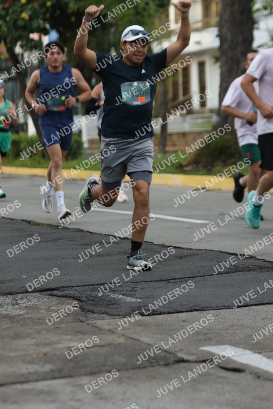 Foto de ADIDAS SPLITS GUADALAJARA 15K / 30K en Av. San Ignacio esquina Av. Ignacio L. Vallarta, Zapopan a las 07:01 · dorsal 3006
