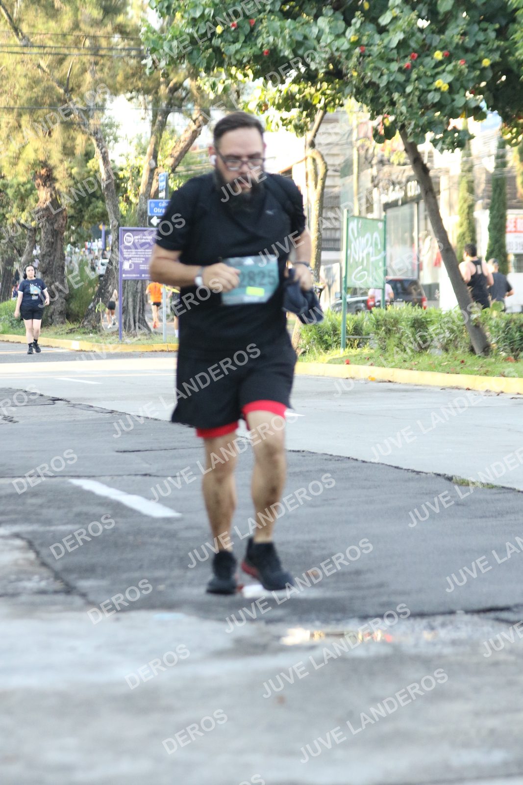 Foto de ADIDAS SPLITS GUADALAJARA 15K / 30K en Av. San Ignacio esquina Av. Ignacio L. Vallarta, Zapopan a las 07:26 · dorsal 2825