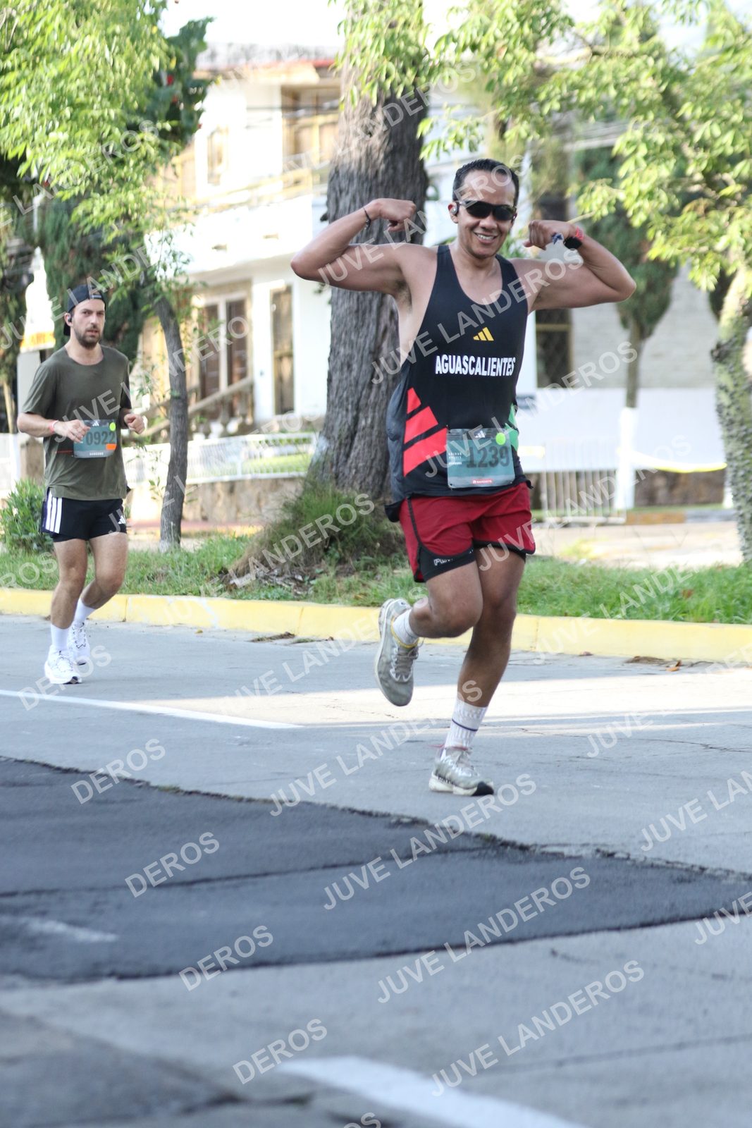 Foto de ADIDAS SPLITS GUADALAJARA 15K / 30K en Av. San Ignacio esquina Av. Ignacio L. Vallarta, Zapopan a las 08:24 · dorsal 1239, 922
