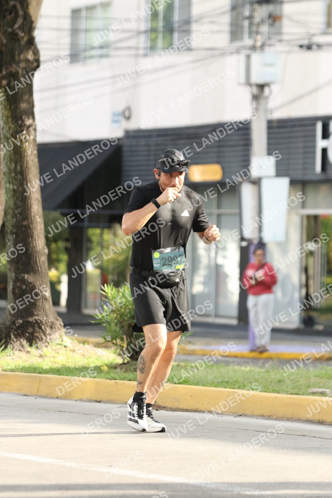 Foto de ADIDAS SPLITS GUADALAJARA 15K / 30K en Av. San Ignacio esquina Av. Ignacio L. Vallarta, Zapopan a las 08:58 · dorsal 2997