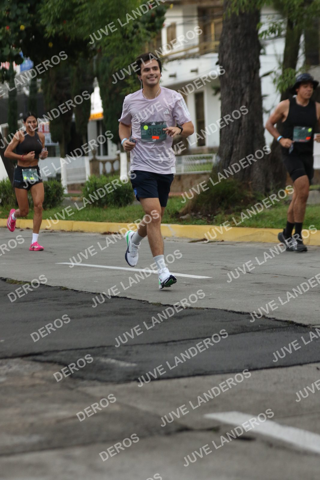 Foto de ADIDAS SPLITS GUADALAJARA 15K / 30K en Av. San Ignacio esquina Av. Ignacio L. Vallarta, Zapopan a las 06:56 · dorsal 3656
